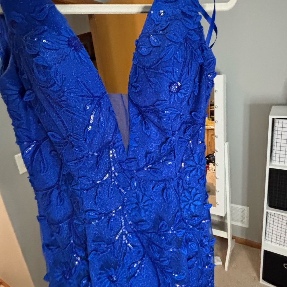 Royal Blue Sequin Embellished Plunge Neck Prom Gown